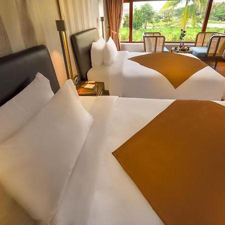 The Blossom Hoi An Ocean Front Hotel & Spa ภายนอก รูปภาพ