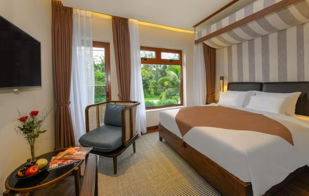 The Blossom Hoi An Ocean Front Hotel & Spa ภายนอก รูปภาพ