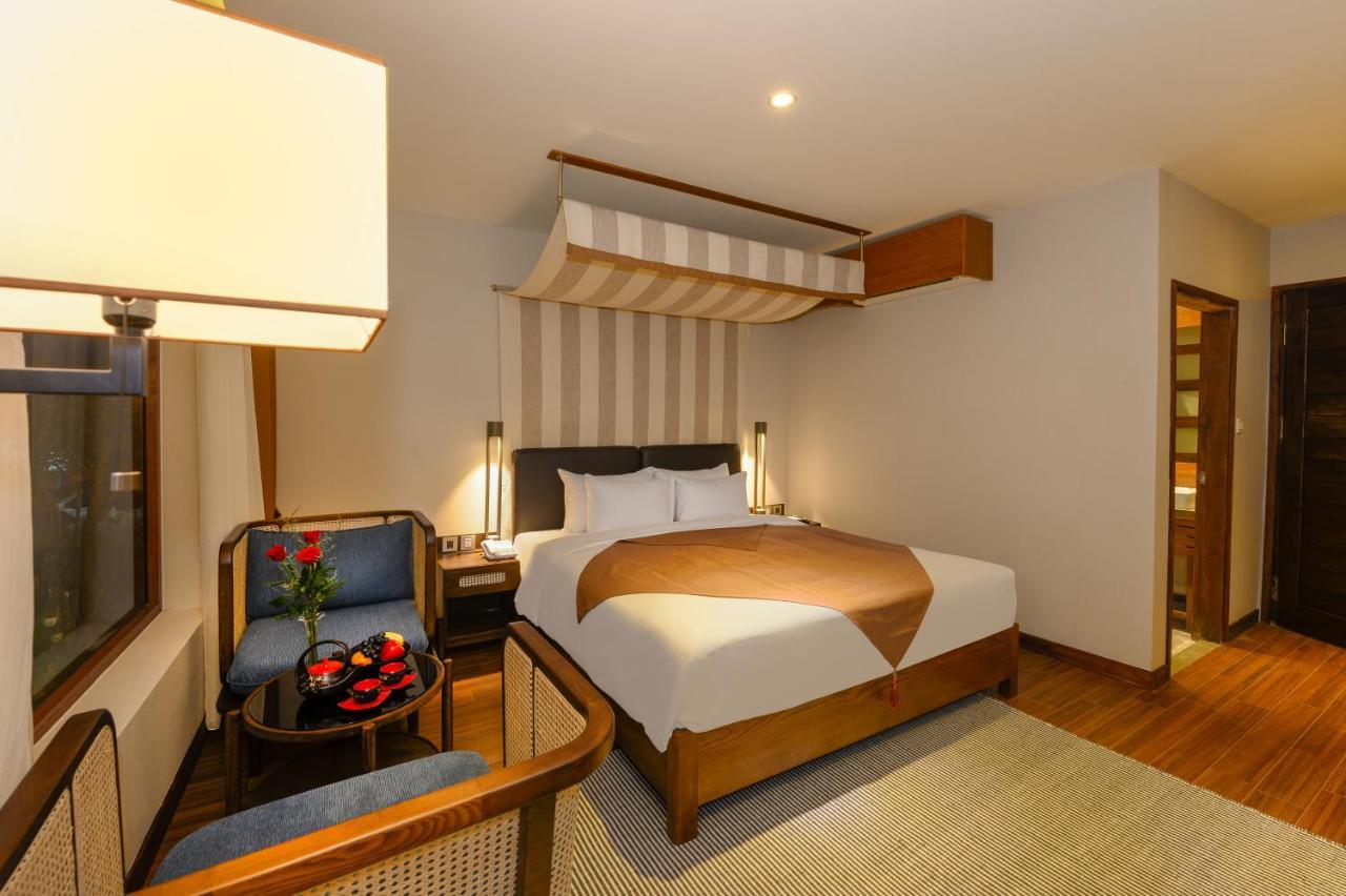 The Blossom Hoi An Ocean Front Hotel & Spa ภายนอก รูปภาพ