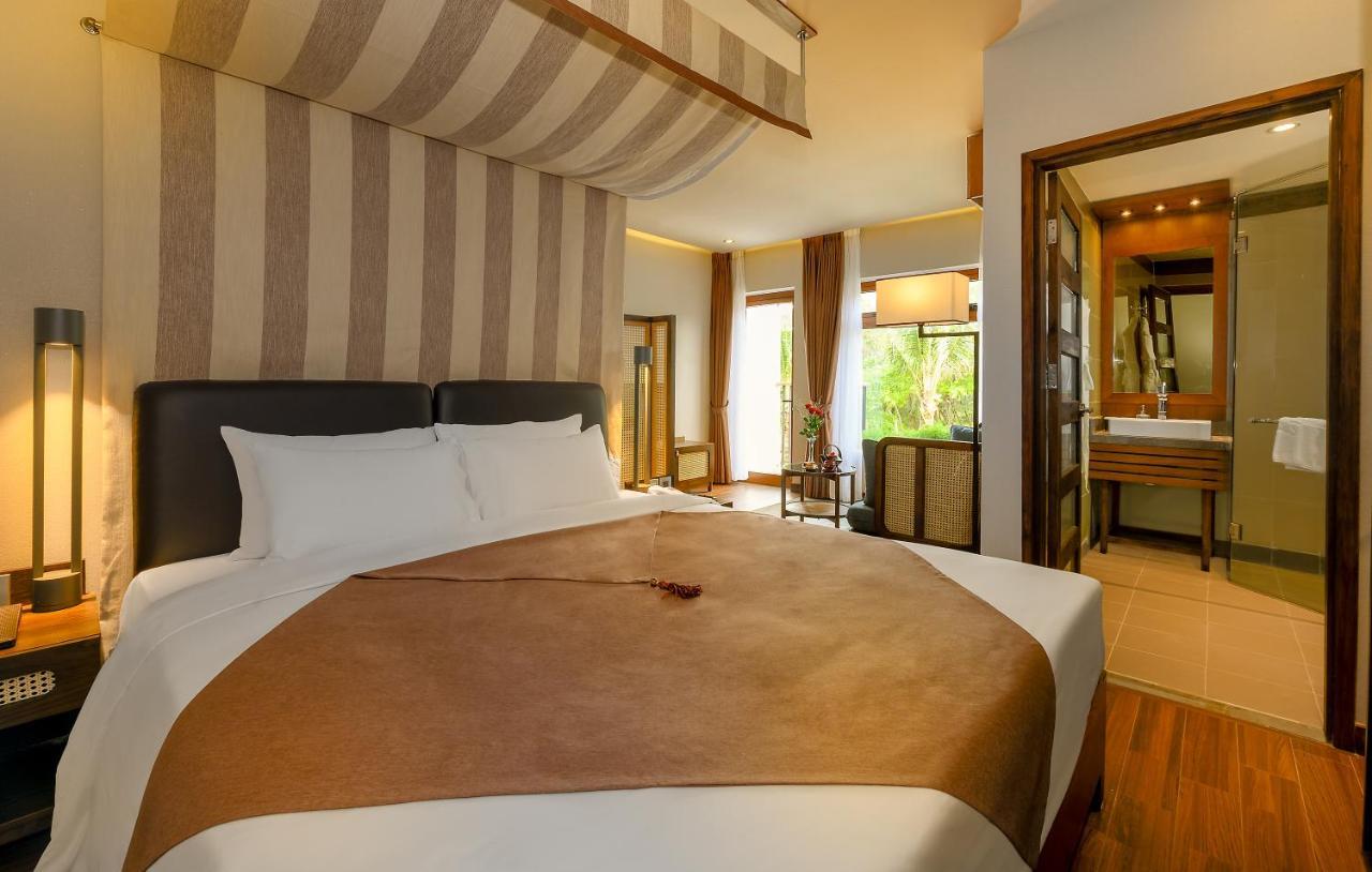 The Blossom Hoi An Ocean Front Hotel & Spa ภายนอก รูปภาพ