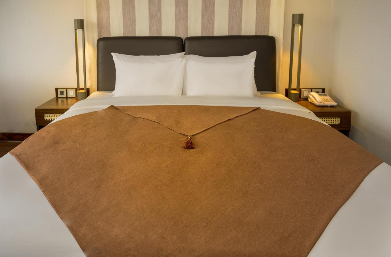 The Blossom Hoi An Ocean Front Hotel & Spa ภายนอก รูปภาพ