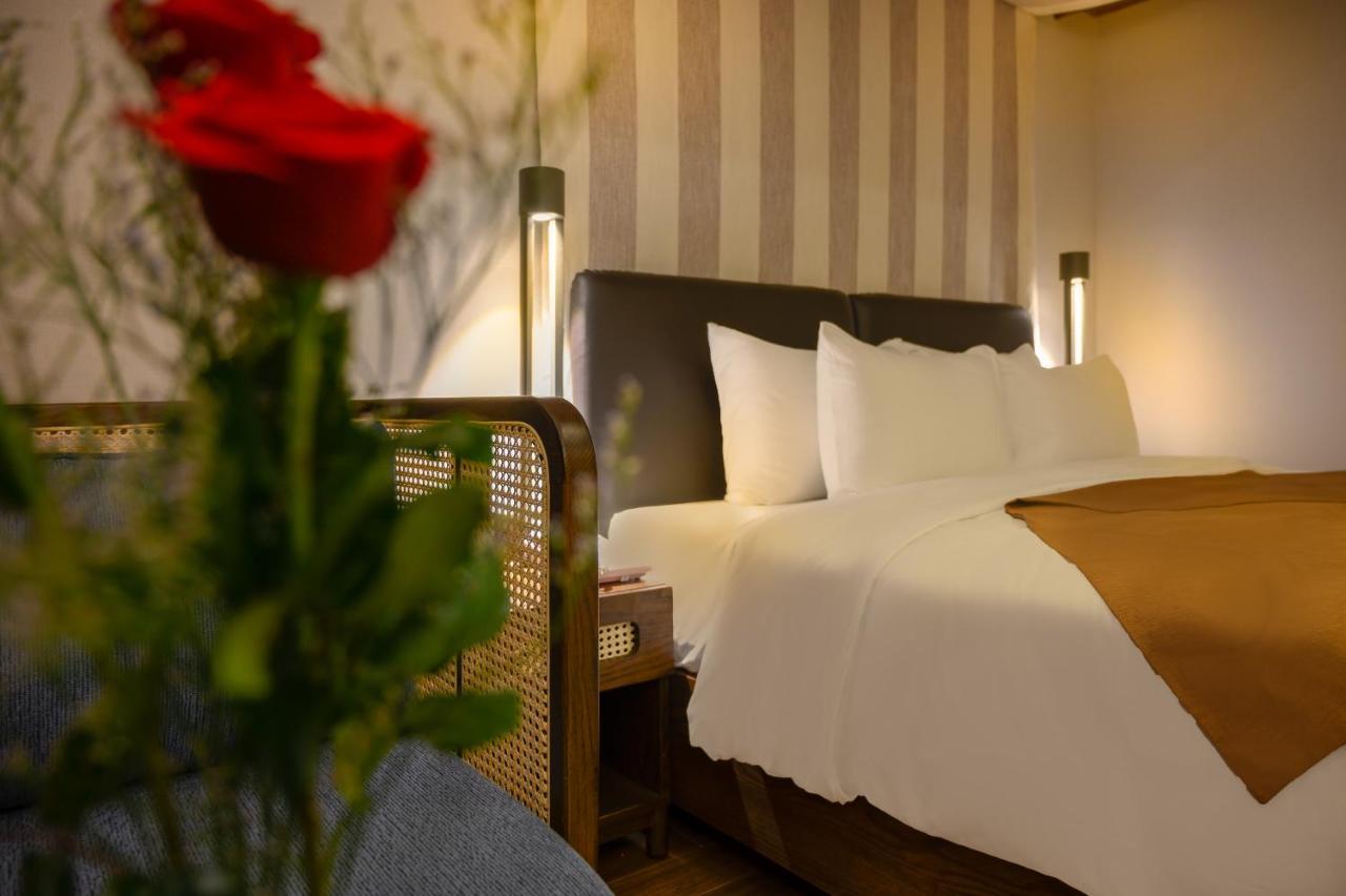 The Blossom Hoi An Ocean Front Hotel & Spa ภายนอก รูปภาพ