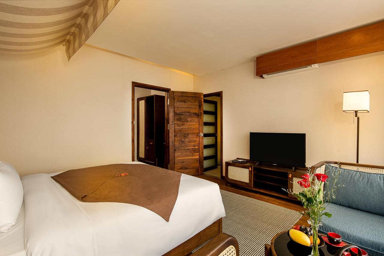 The Blossom Hoi An Ocean Front Hotel & Spa ภายนอก รูปภาพ