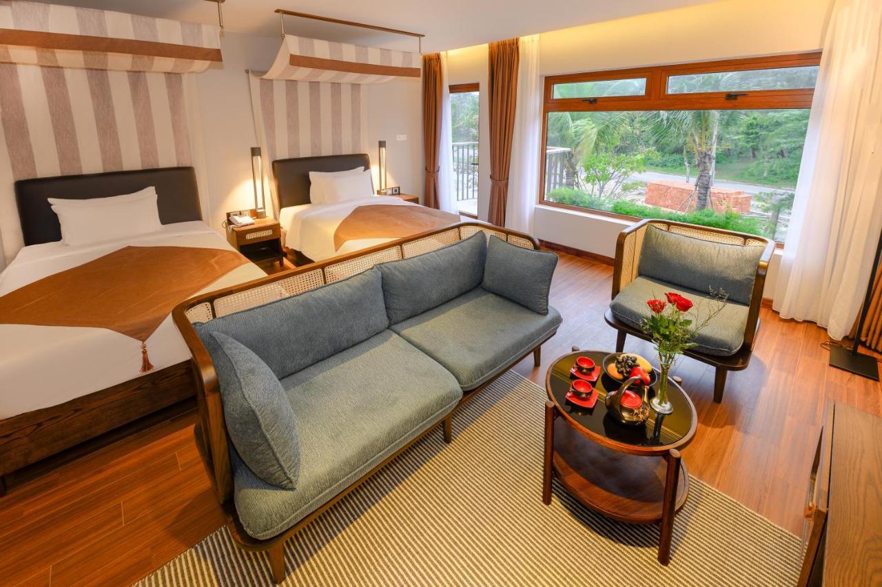 The Blossom Hoi An Ocean Front Hotel & Spa ภายนอก รูปภาพ
