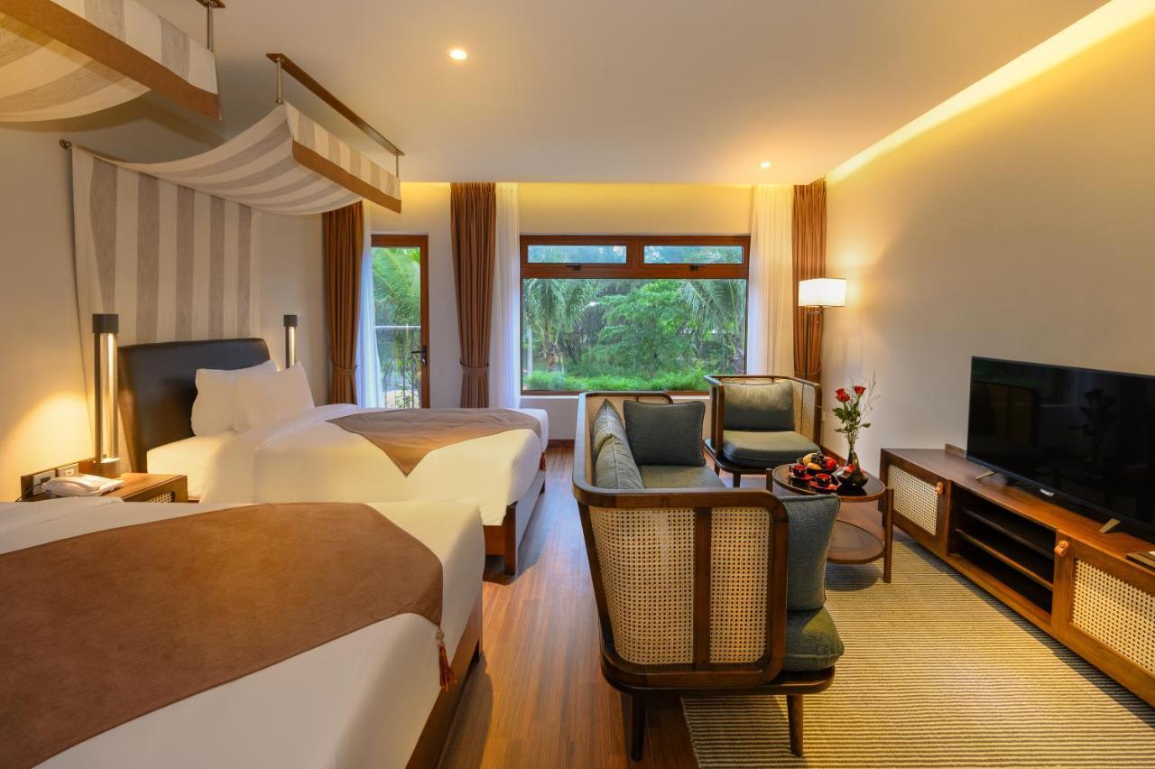 The Blossom Hoi An Ocean Front Hotel & Spa ภายนอก รูปภาพ